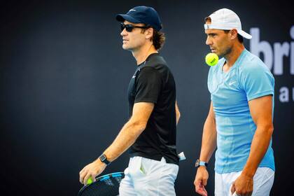 Rafa con Carlos Moyá, su coach y el primero que contó lo que era una presunción: que Nadal pensó varias veces en retirarse del tenis