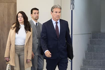 Rafael Cuneo Libarona y su equipo de abogados que defienden a los rugbiers franceses