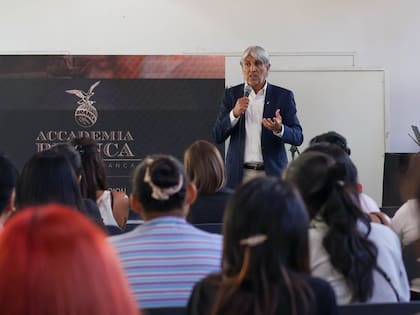 Rafael De Gamboa, CEO de Fratelli Branca Destilerias, habló de la importancia del programa para que más personas puedan descubrir en la coctelería una posibilidad de crecimiento y superación.