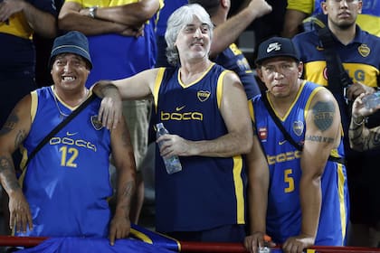 Rafael Di Zeo, en la tribuna que ocupa "La 12"; por ahora, sigue sin permiso para ingresar