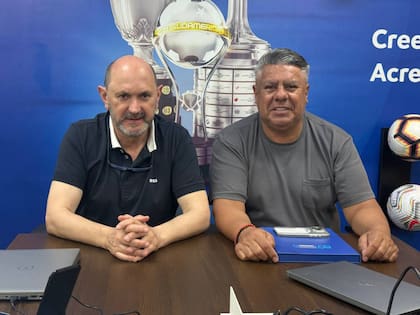 Rafael Louzán, presidente de la Real Federación Española de Fútbol, y Claudio "Chiqui" Tapia, presidente de la AFA