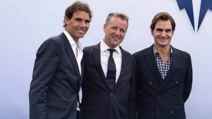 Rafael Nadal; Chris Kermode, presidente de la ATP, y Roger Federer