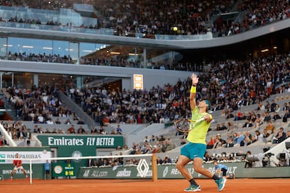 Rafael Nadal le quebró dos veces a Novak Djokovic y se quedó con el primer set en Roland Garros