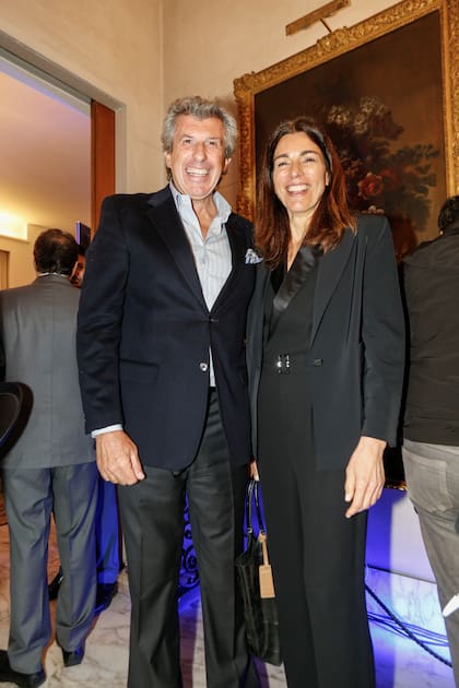Rafael Pereira Aragón y Paola Biscaro, con un look de Boy Capel