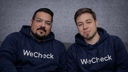 Rafael “Ralph” Peña, CEO y cofundador de WeCheck AI, junto a Matías Simone, también cofundador y CTP