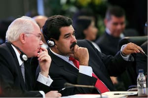 “Buscan frenarme como alternativa chavista a Maduro”: quién es el exministro venezolano perseguido por el régimen