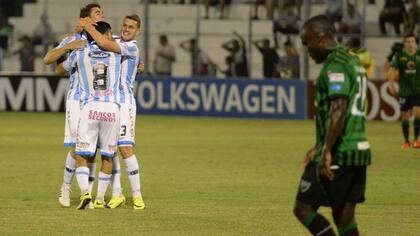 Rafaela festeja el gol de Gabriel Gudiño