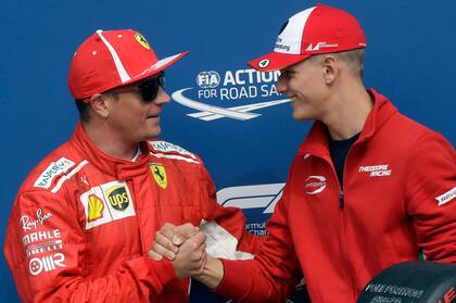 Raikkonen y una visita especial en Monza: la de Mick Schumacher, hijo de Michael