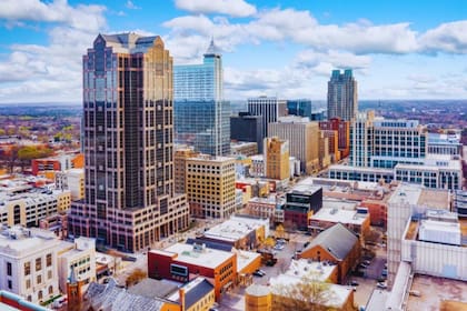 Raleigh, Durham y Charlotte son centros económicos claves de Carolina del Norte, que ofrecen buenos ingresos y seguridad a largo plazo (Archivo)