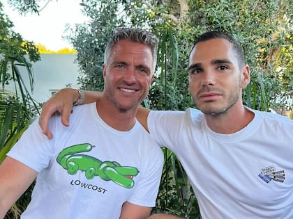 Ralf Schumacher presentó a su novio, Etienne y revolucionó las redes, pero también desató el enojo de su exesposa
