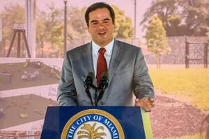 Ralph Rosado gana el puesto de comisionado en Miami, vacante tras el fallecimiento de Manolo Reyes