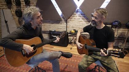 Ramil y Ferro, durante uno de los ensayos: “Lo más interesante es el testimonio que te da el otro”