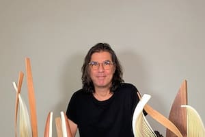 Reliquias digitales y una valija llena de “Boludos”: de Buenos Aires a San Francisco, un artista postula una estética del descarte