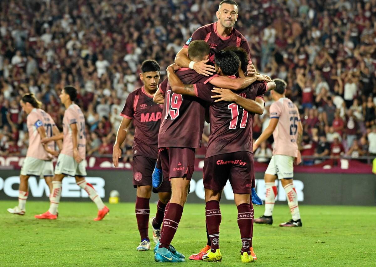 O Lanus sofreu no final, mas voltou a vencer e é um dos líderes no início do Apertura. O Lanus sofreu no final, mas voltou a vencer e é um dos líderes no início do Apertura.