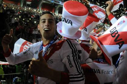 Ramiro, en pleno festejo por el título del torneo Final