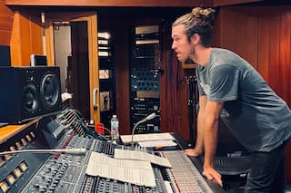 ¿Quién es el argentino que triunfa en Hollywood y que musicalizó Cobra Kai y Jurassic World?