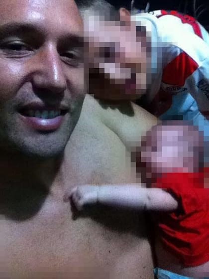 Ramiro Rotelo junto a sus hijos