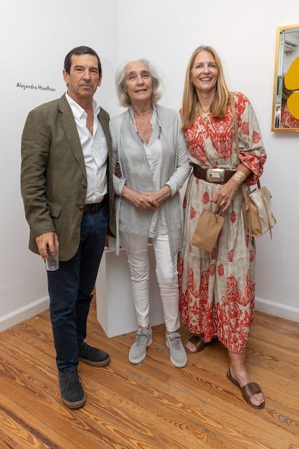 Ramón Agote, Agustina Blaquier y Sofía Zuberbühler