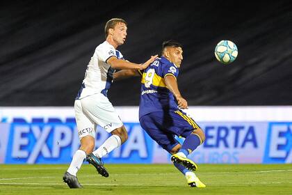 Wanchope Abila en acción, ante Talleres