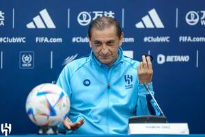 Ramon Diaz, el dueño de la pelota; el sábado, buscará el título del Mundial de Clubes ante el poderoso Real Madrid
