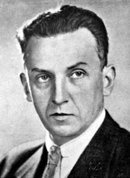 Ramón Enrique Gaviola, tal era su nombre completo, en su retrato más conocido