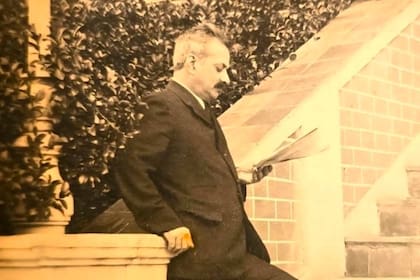 Ramón J. Cárcano, en la estancia Ana María