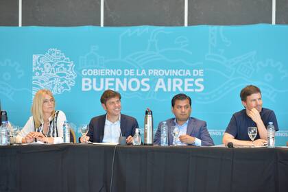 Ramón Salazar, junto a Magario, Kicillof y Augusto Costa, en un acto en San Pedro