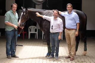 "Jóvenes del Turf" asumió el objetivo de romper con la inercia en la hípica