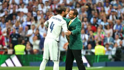 Ramos saluda a García