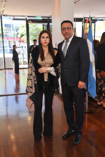 Ramzi Teymurov, embajador de Azerbaiyán, y su esposa, Konul Teymurov