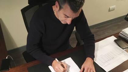 Florencio Randazzo firma su postulación a senador nacional