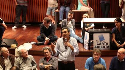 Randazzo junto a integrantes de Carta Abierta en el 2015