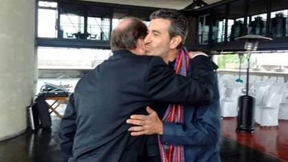 Randazzo se saludó con afecto con Sanz en Mendoza