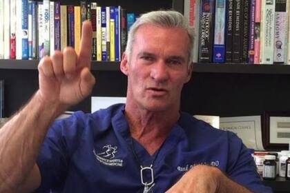 Randolph Mcclain vive actualmente en los Estados Unidos y tiene un centro de estética