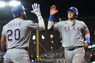 Rangers vencen ocho a cinco a Orioles, luego de que ni deGrom ni Eflin sobreviven al 5to inning