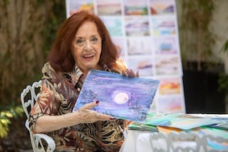 Tiene 96 años y encontró en la pintura una manera de revivir recuerdos cuando la vista se apaga