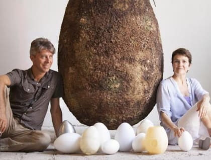 Raoul Bretzel y Anna Citelli, los creadores de la Cápsula Mundi