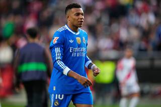 Rapero francés Orelsan dice que un "malentendido" causó su disputa con Mbappé