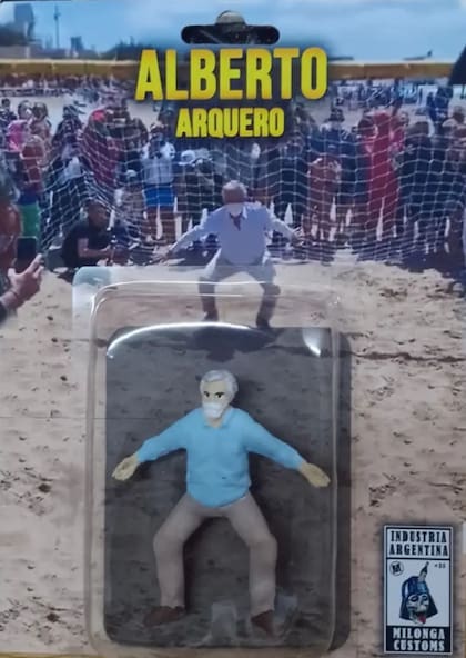 Rápido de reflejos, apenas vio al presidente atajando un penal en la playa de Mar de Ajó, "ieie" comenzó a darle forma a "Alberto Arquero", que ya se venden a 800 pesos en Mercado Libre y otros servicios online.