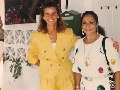 Raquel Rodrigo y Lola Flores, una amistad profunda que se truncó con la repentina enfermedad de la cantante que terminó con su vida