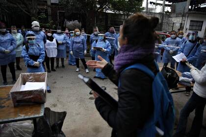 Uno de los modelos de rastreo de casos es el operativo Detectar que se despliega en diferentes barrios de la provincia y la ciudad