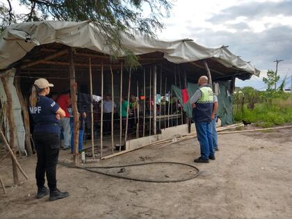 Rastrillaje en la casilla donde vivía Benjamín en Atahona.