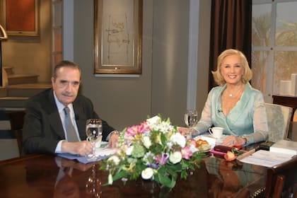 Raúl Alfonsín junto a Mirtha Legrand, el 19 de octubre de 2004