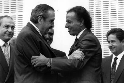 Raúl Alfonsín y Carlos Menem, arquitectos del Pacto de Olivos
