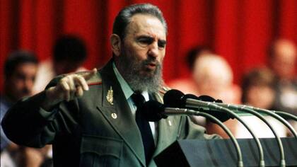 Raúl Castro prohíbe usar el nombre de Fidel para calles, parques y monumentos