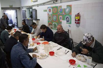 El almuerzo en el parador que funciona en Retiro