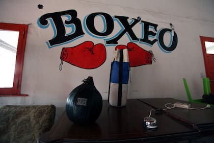 Raúl Paniagua es el tío y fue el primer entrenador de Maravilla Martínez. Actualmente, da clases de boxeo en una fundación.