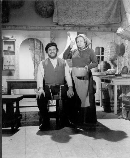 Raúl Rossi y Paulina Singerman, en El violinista en el tejado