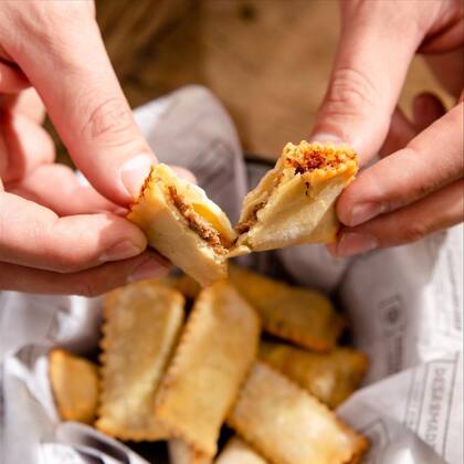 Ravioles fritos de cordero