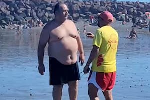 Rawson: echaron a los guardavidas que se pelearon con un turista que se quería meter al mar en una zona prohibida